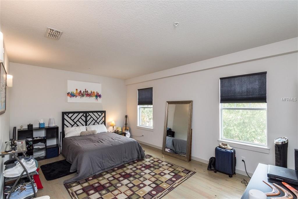 740 N FERNCREEK AVENUE, ORLANDO, Florida 32803, 3 Bedrooms Bedrooms, 5 Rooms Rooms,2 BathroomsBathrooms,Residential,For sale,FERNCREEK,O5540869