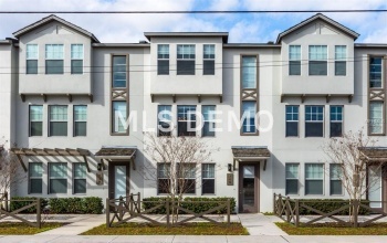 740 N FERNCREEK AVENUE, ORLANDO, Florida 32803, 3 Bedrooms Bedrooms, 5 Rooms Rooms,2 BathroomsBathrooms,Residential,For sale,FERNCREEK,O5540869