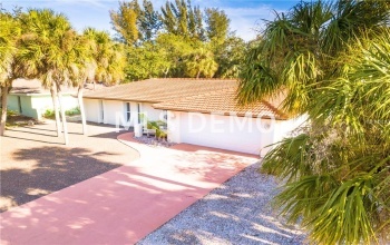 743 BIRDSONG LANE, SARASOTA, Florida 34242, 3 Bedrooms Bedrooms, 6 Rooms Rooms,2 BathroomsBathrooms,Residential,For sale,BIRDSONG,A4200365