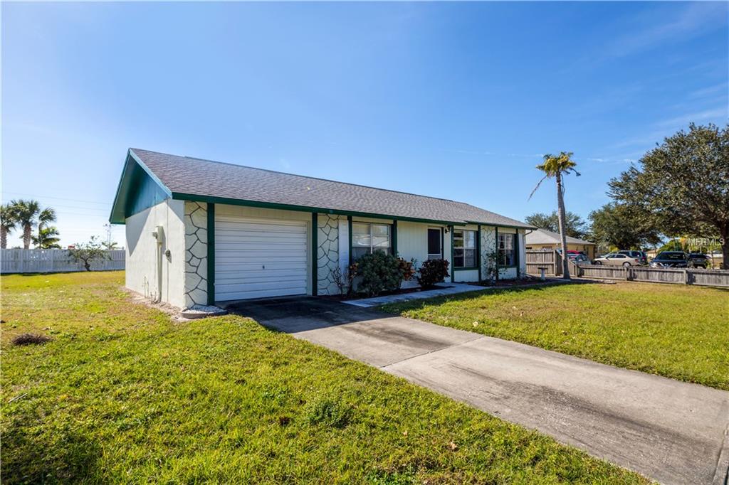 13441 MURIEL AVENUE, PORT CHARLOTTE, Florida 33981, 2 Bedrooms Bedrooms, 7 Rooms Rooms,2 BathroomsBathrooms,Residential,For sale,MURIEL,D5922745