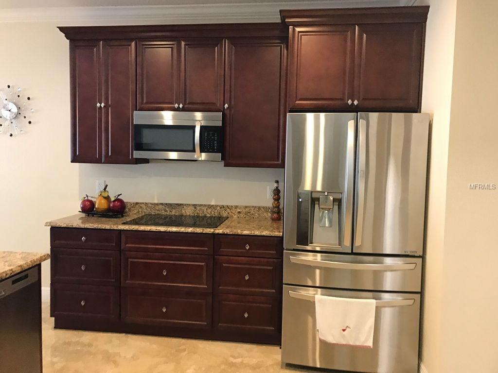 713 E JACKSON STREET, KISSIMMEE, Florida 34744, 3 Bedrooms Bedrooms, 4 Rooms Rooms,3 BathroomsBathrooms,Residential,For sale,JACKSON,O5547417