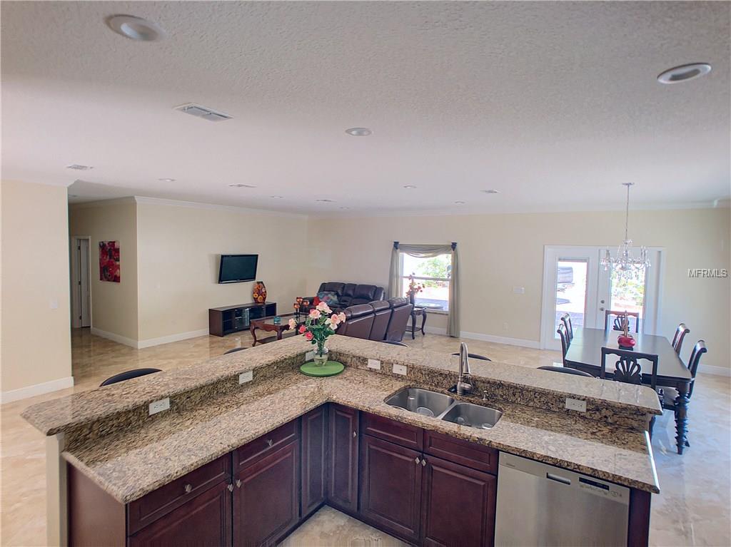 713 E JACKSON STREET, KISSIMMEE, Florida 34744, 3 Bedrooms Bedrooms, 4 Rooms Rooms,3 BathroomsBathrooms,Residential,For sale,JACKSON,O5547417