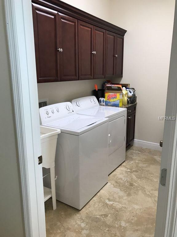 713 E JACKSON STREET, KISSIMMEE, Florida 34744, 3 Bedrooms Bedrooms, 4 Rooms Rooms,3 BathroomsBathrooms,Residential,For sale,JACKSON,O5547417