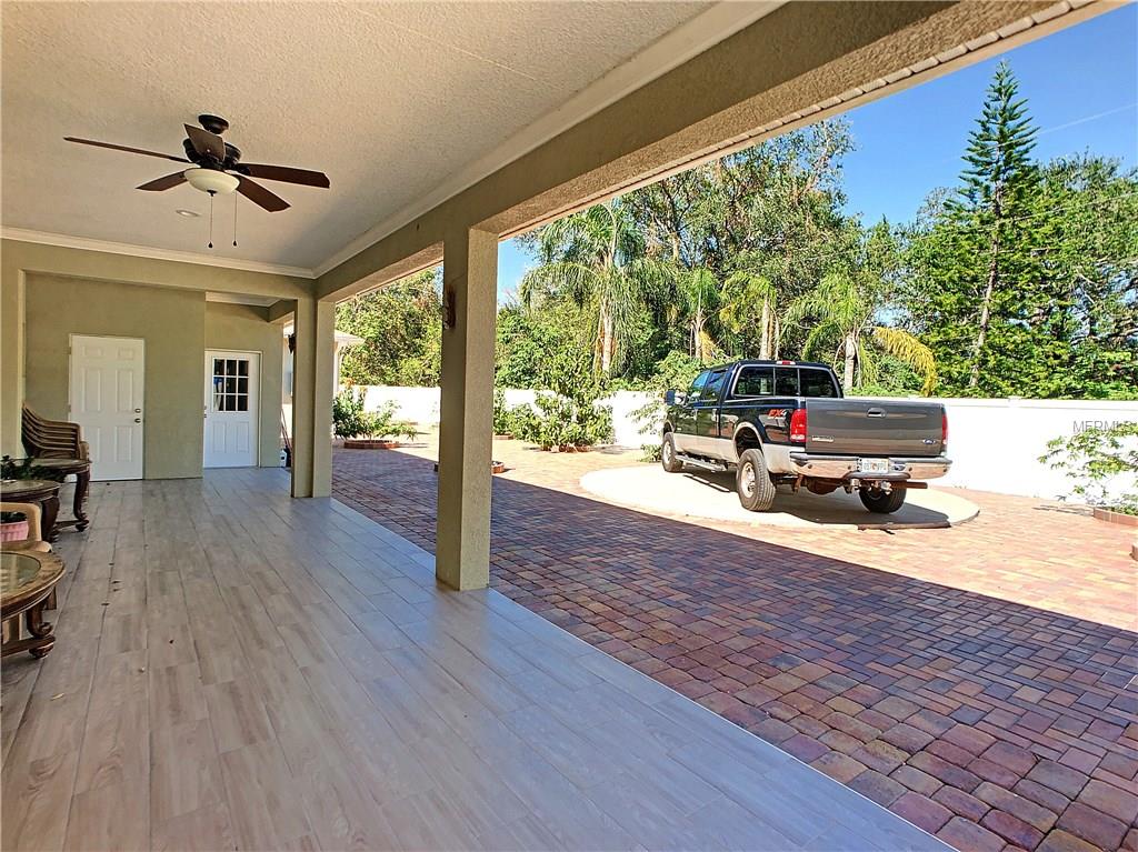 713 E JACKSON STREET, KISSIMMEE, Florida 34744, 3 Bedrooms Bedrooms, 4 Rooms Rooms,3 BathroomsBathrooms,Residential,For sale,JACKSON,O5547417