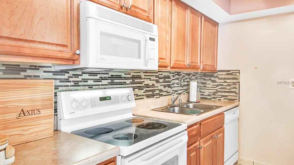 865 N VILLAGE DRIVE N, ST PETERSBURG, Florida 33716, 2 Bedrooms Bedrooms, 4 Rooms Rooms,2 BathroomsBathrooms,Residential,For sale,VILLAGE,U7844571