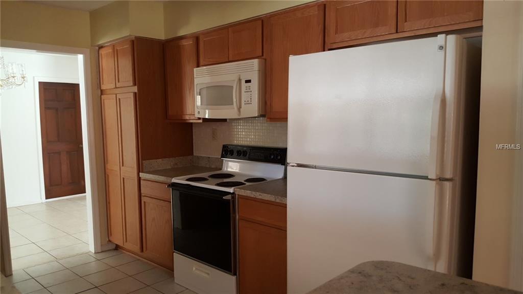 37200 CHERRY LAKE ROAD, FRUITLAND PARK, Florida 34731, 3 Bedrooms Bedrooms, 6 Rooms Rooms,2 BathroomsBathrooms,Residential,For sale,CHERRY LAKE,G4852706