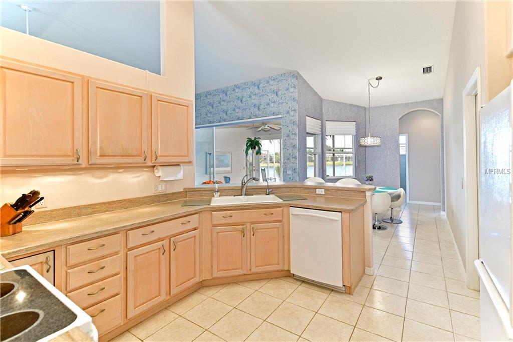 6721 64TH TERRACE E, BRADENTON, Florida 34203, 3 Bedrooms Bedrooms, 7 Rooms Rooms,2 BathroomsBathrooms,Residential,For sale,64TH,A4210018