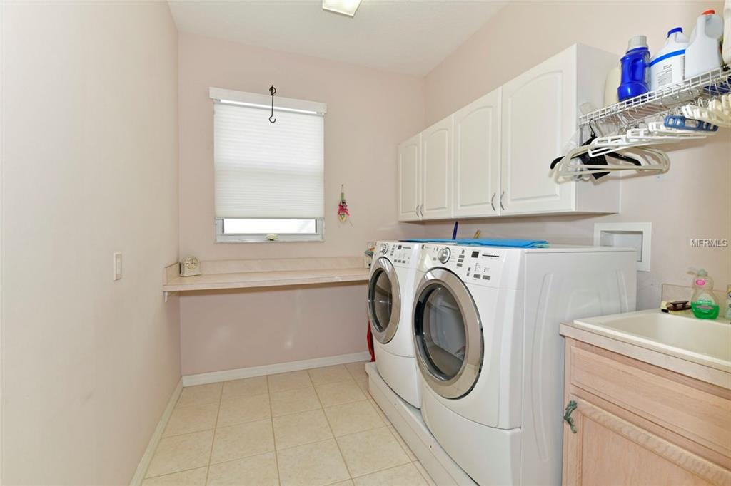 6721 64TH TERRACE E, BRADENTON, Florida 34203, 3 Bedrooms Bedrooms, 7 Rooms Rooms,2 BathroomsBathrooms,Residential,For sale,64TH,A4210018