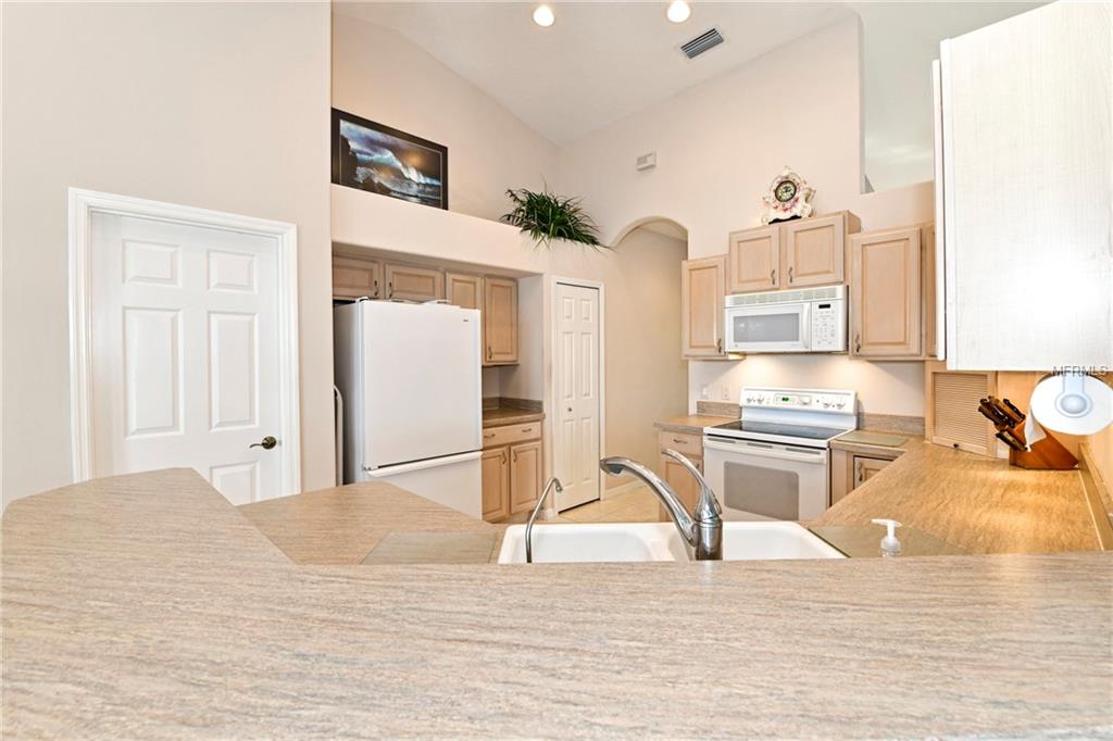 6721 64TH TERRACE E, BRADENTON, Florida 34203, 3 Bedrooms Bedrooms, 7 Rooms Rooms,2 BathroomsBathrooms,Residential,For sale,64TH,A4210018