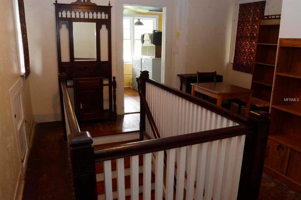 146 E WARNER STREET, GROVELAND, Florida 34736, 3 Bedrooms Bedrooms, 10 Rooms Rooms,3 BathroomsBathrooms,Residential,For sale,WARNER,G4842442