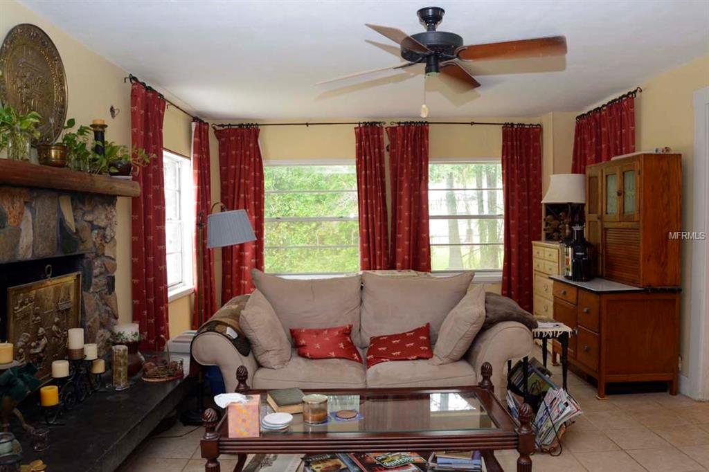 146 E WARNER STREET, GROVELAND, Florida 34736, 3 Bedrooms Bedrooms, 10 Rooms Rooms,3 BathroomsBathrooms,Residential,For sale,WARNER,G4842442