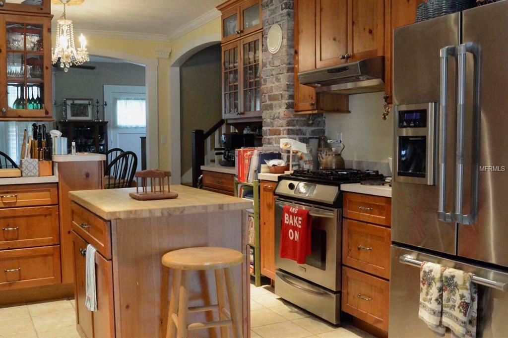 146 E WARNER STREET, GROVELAND, Florida 34736, 3 Bedrooms Bedrooms, 10 Rooms Rooms,3 BathroomsBathrooms,Residential,For sale,WARNER,G4842442