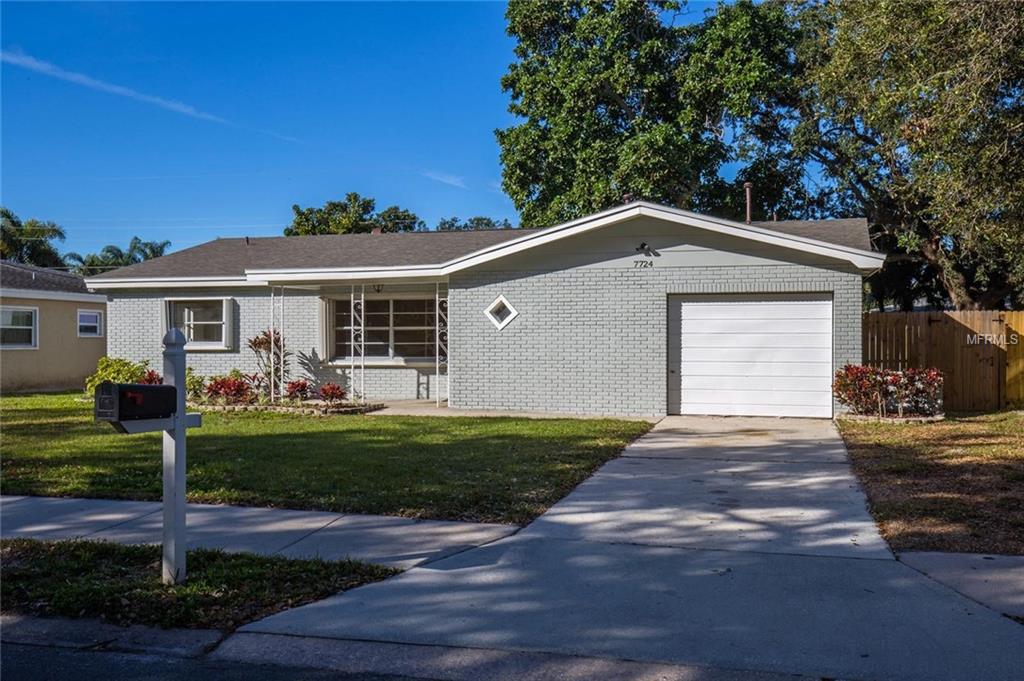 7724 90TH WAY, SEMINOLE, Florida 33777, 3 Bedrooms Bedrooms, 8 Rooms Rooms,2 BathroomsBathrooms,Residential,For sale,90TH,A4206545