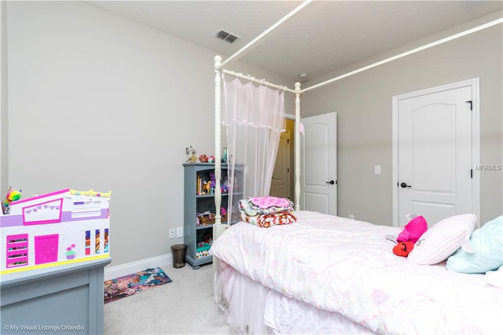 1046 HUNTSPOINT STREET, WINTER GARDEN, Florida 34787, 3 Bedrooms Bedrooms, 7 Rooms Rooms,2 BathroomsBathrooms,Residential,For sale,HUNTSPOINT,O5561581