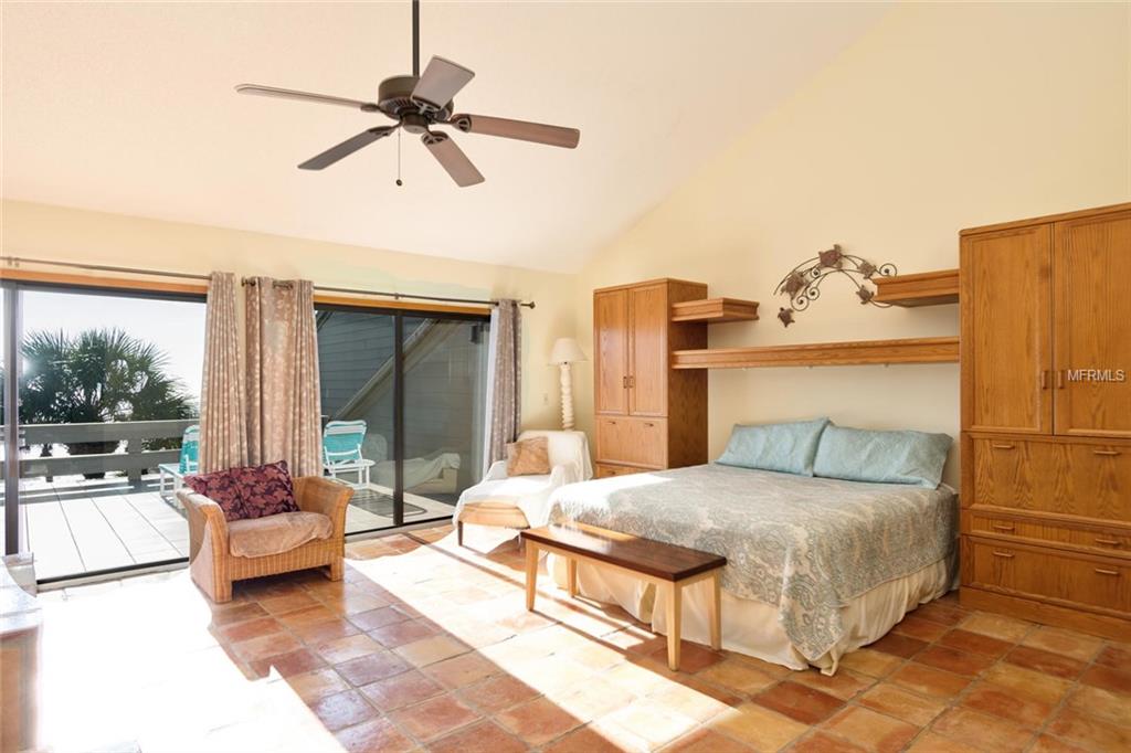 16800 GULF BOULEVARD, NORTH REDINGTON BEACH, Florida 33708, 3 Bedrooms Bedrooms, 6 Rooms Rooms,2 BathroomsBathrooms,Residential,For sale,GULF,U7838895