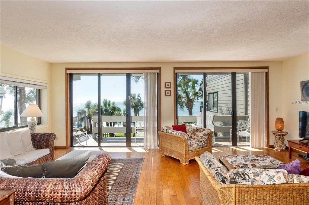 16800 GULF BOULEVARD, NORTH REDINGTON BEACH, Florida 33708, 3 Bedrooms Bedrooms, 6 Rooms Rooms,2 BathroomsBathrooms,Residential,For sale,GULF,U7838895
