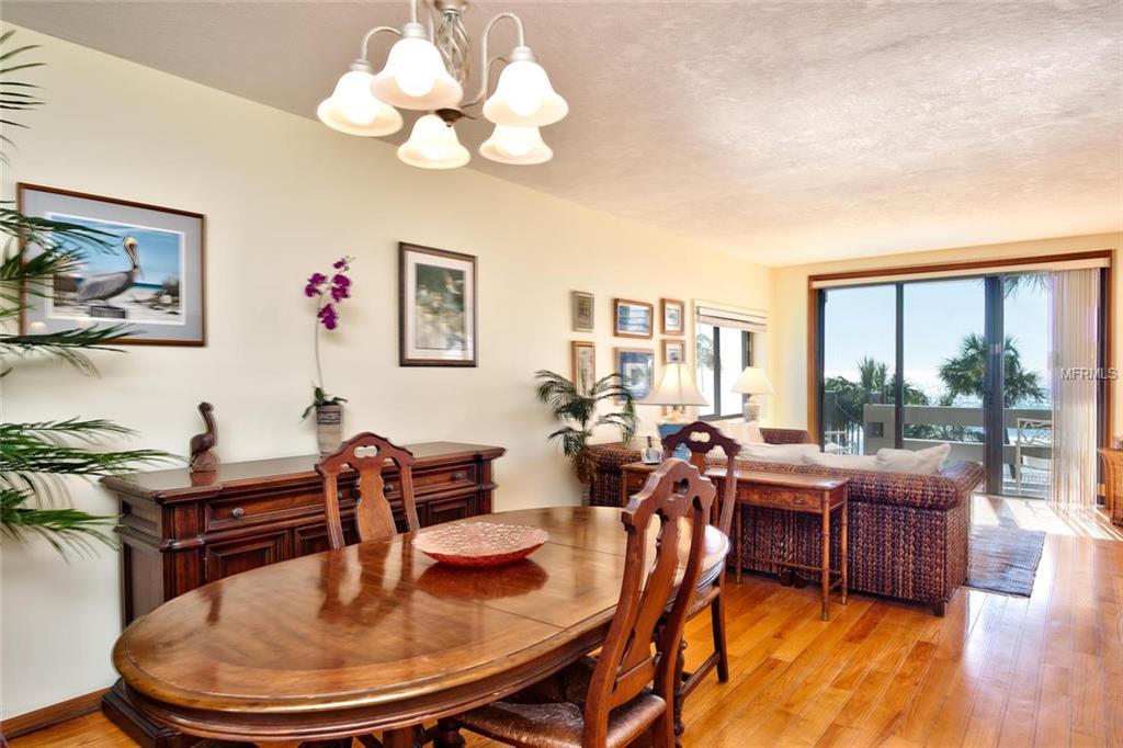 16800 GULF BOULEVARD, NORTH REDINGTON BEACH, Florida 33708, 3 Bedrooms Bedrooms, 6 Rooms Rooms,2 BathroomsBathrooms,Residential,For sale,GULF,U7838895