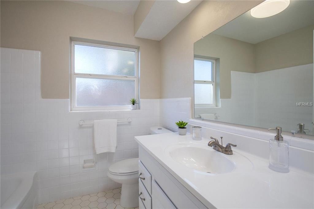 1641 GENTRY STREET, CLEARWATER, Florida 33755, 3 Bedrooms Bedrooms, 6 Rooms Rooms,2 BathroomsBathrooms,Residential,For sale,GENTRY,A4206547