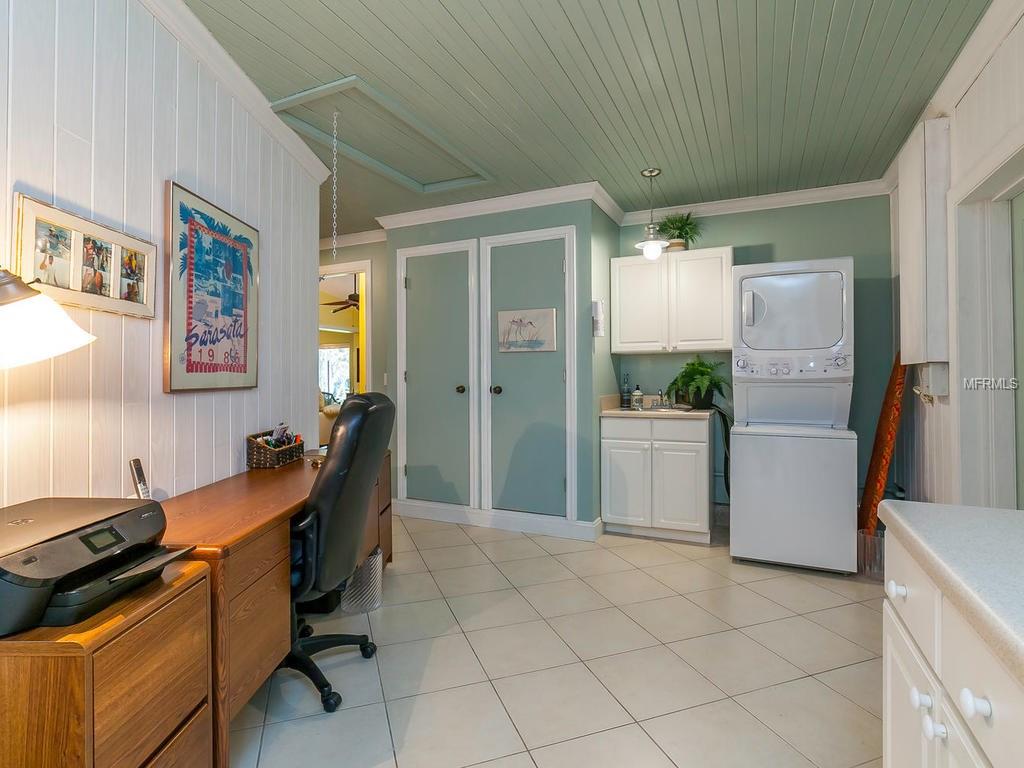 411 LYONS BAY ROAD, NOKOMIS, Florida 34275, 2 Bedrooms Bedrooms, 8 Rooms Rooms,2 BathroomsBathrooms,Residential,For sale,LYONS BAY,A4209146