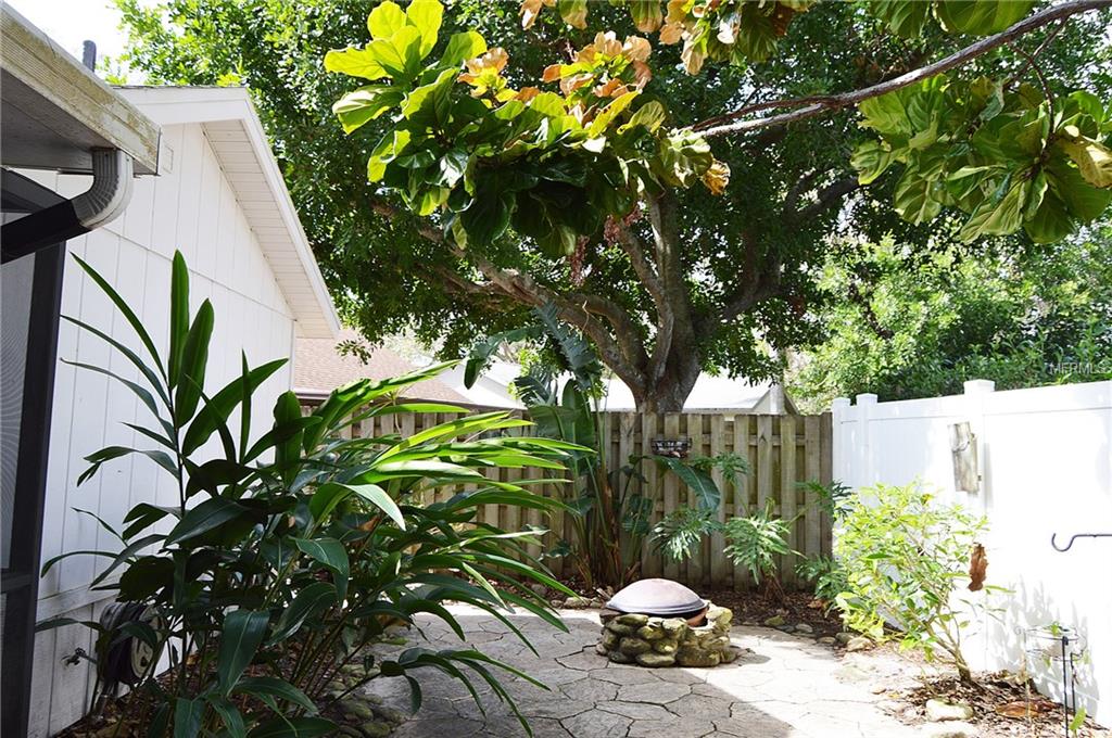 4933 81ST AVENUE TERRACE E, SARASOTA, Florida 34243, 3 Bedrooms Bedrooms, 8 Rooms Rooms,2 BathroomsBathrooms,Residential,For sale,81ST AVENUE,A4210020