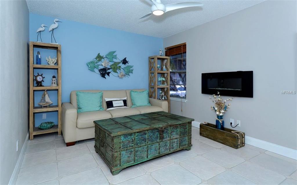 6015 W PEPPERTREE WAY, SARASOTA, Florida 34242, 2 Bedrooms Bedrooms, 5 Rooms Rooms,2 BathroomsBathrooms,Residential,For sale,PEPPERTREE,A4210091