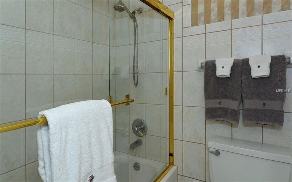 6015 W PEPPERTREE WAY, SARASOTA, Florida 34242, 2 Bedrooms Bedrooms, 5 Rooms Rooms,2 BathroomsBathrooms,Residential,For sale,PEPPERTREE,A4210091