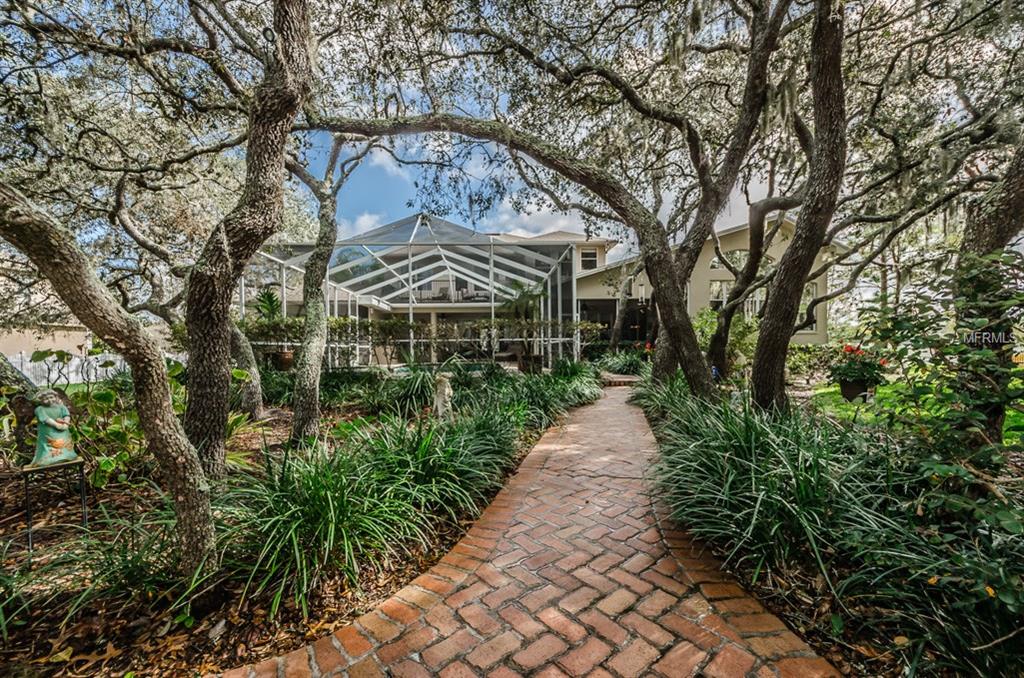 994 CYPRESS LAKES BOULEVARD, TARPON SPRINGS, Florida 34688, 6 Bedrooms Bedrooms, 4 Rooms Rooms,4 BathroomsBathrooms,Residential,For sale,CYPRESS LAKES,U7828537