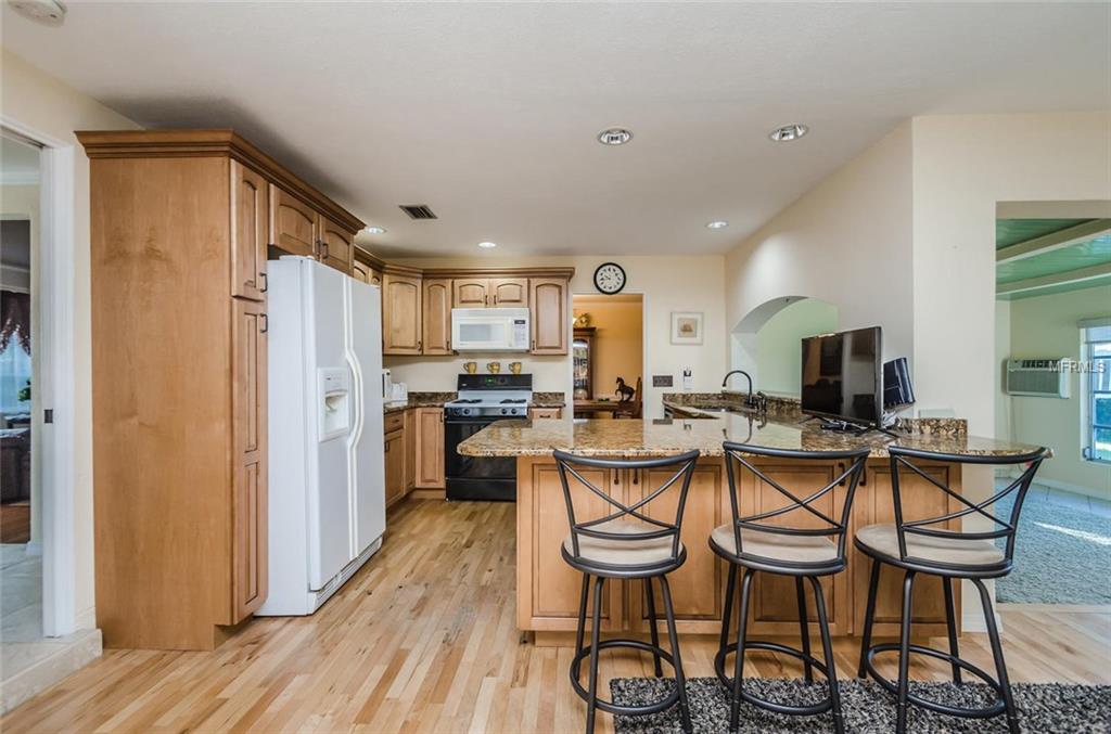 6824 14TH AVENUE N, ST PETERSBURG, Florida 33710, 3 Bedrooms Bedrooms, 4 Rooms Rooms,2 BathroomsBathrooms,Residential,For sale,14TH,U7837185