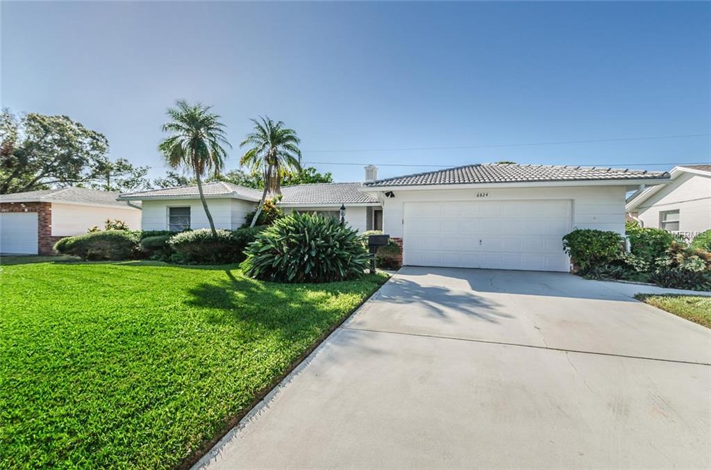 6824 14TH AVENUE N, ST PETERSBURG, Florida 33710, 3 Bedrooms Bedrooms, 4 Rooms Rooms,2 BathroomsBathrooms,Residential,For sale,14TH,U7837185