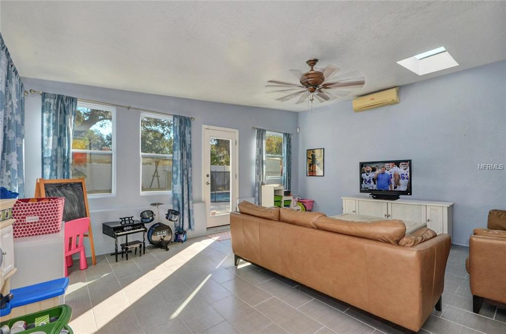 206 S OCCIDENT STREET, TAMPA, Florida 33609, 3 Bedrooms Bedrooms, 6 Rooms Rooms,2 BathroomsBathrooms,Residential,For sale,OCCIDENT,T2920218