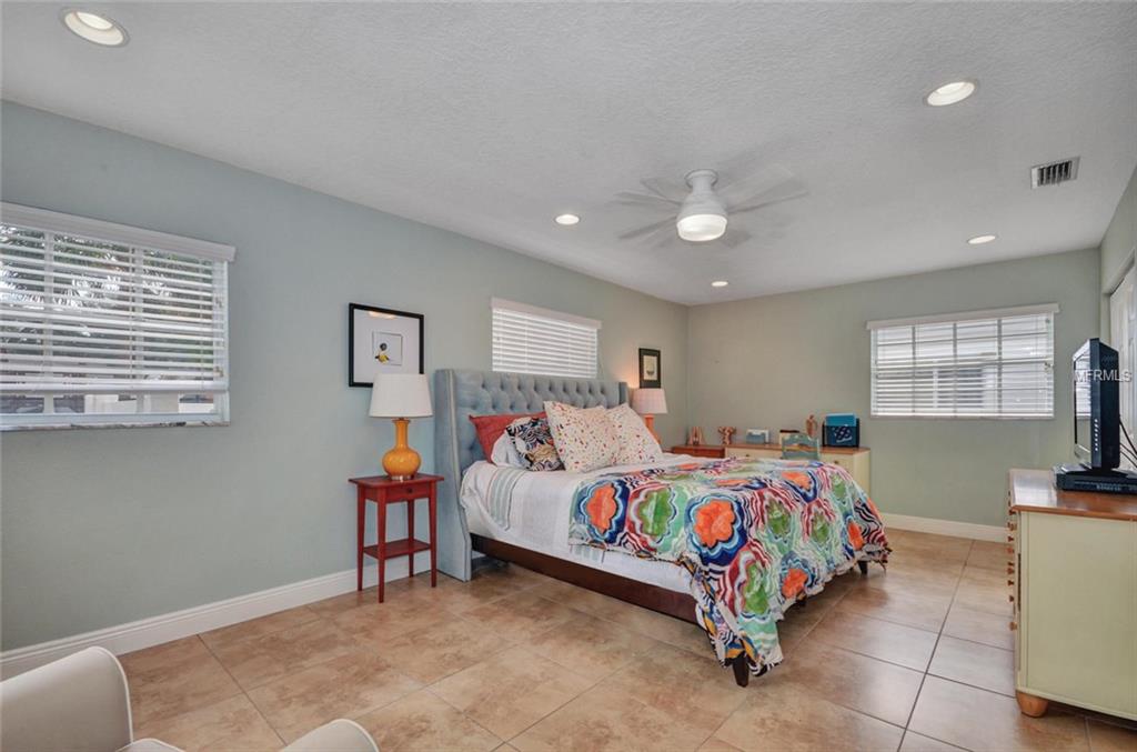 206 S OCCIDENT STREET, TAMPA, Florida 33609, 3 Bedrooms Bedrooms, 6 Rooms Rooms,2 BathroomsBathrooms,Residential,For sale,OCCIDENT,T2920218