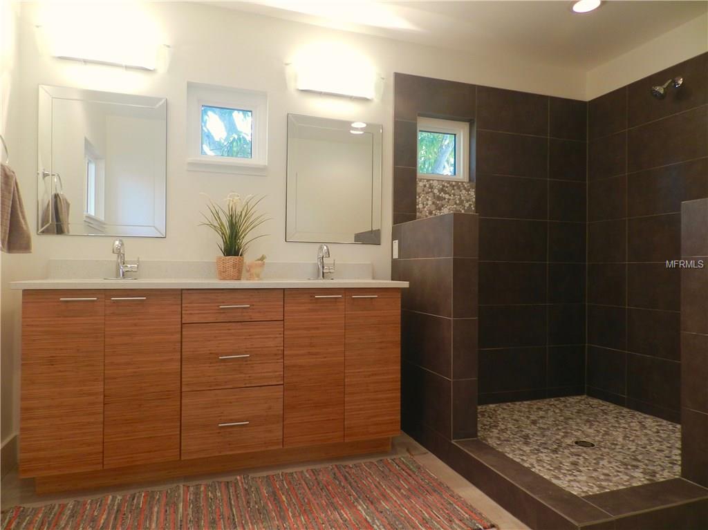 2460 TROPICAL SHORES DRIVE SE, ST PETERSBURG, Florida 33705, 3 Bedrooms Bedrooms, 3 Rooms Rooms,2 BathroomsBathrooms,Residential,For sale,TROPICAL SHORES,U7843184