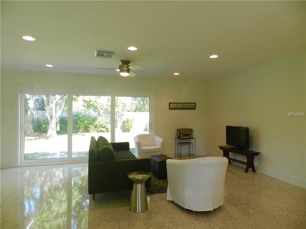 2460 TROPICAL SHORES DRIVE SE, ST PETERSBURG, Florida 33705, 3 Bedrooms Bedrooms, 3 Rooms Rooms,2 BathroomsBathrooms,Residential,For sale,TROPICAL SHORES,U7843184
