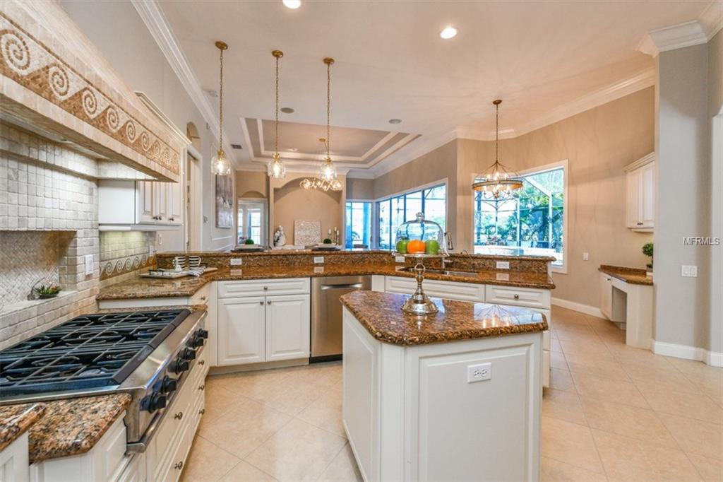 7026 KINGSMILL COURT, LAKEWOOD RANCH, Florida 34202, 4 Bedrooms Bedrooms, 10 Rooms Rooms,4 BathroomsBathrooms,Residential,For sale,KINGSMILL,A4207165