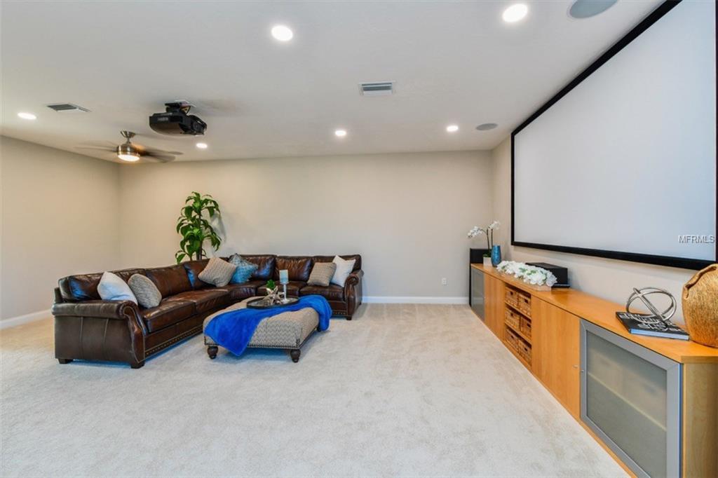 7026 KINGSMILL COURT, LAKEWOOD RANCH, Florida 34202, 4 Bedrooms Bedrooms, 10 Rooms Rooms,4 BathroomsBathrooms,Residential,For sale,KINGSMILL,A4207165