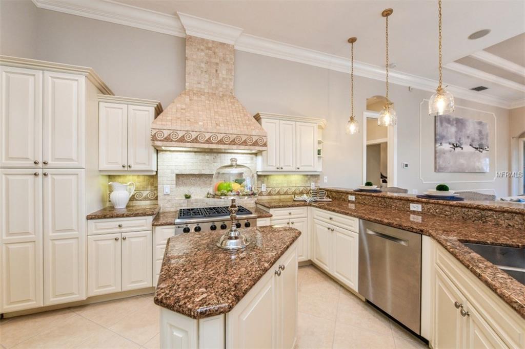 7026 KINGSMILL COURT, LAKEWOOD RANCH, Florida 34202, 4 Bedrooms Bedrooms, 10 Rooms Rooms,4 BathroomsBathrooms,Residential,For sale,KINGSMILL,A4207165