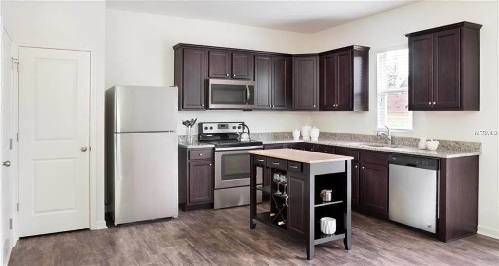 952 ROBERTA ROAD, LAKE WALES, Florida 33853, 4 Bedrooms Bedrooms, 3 Rooms Rooms,2 BathroomsBathrooms,Residential,For sale,ROBERTA,O5559413