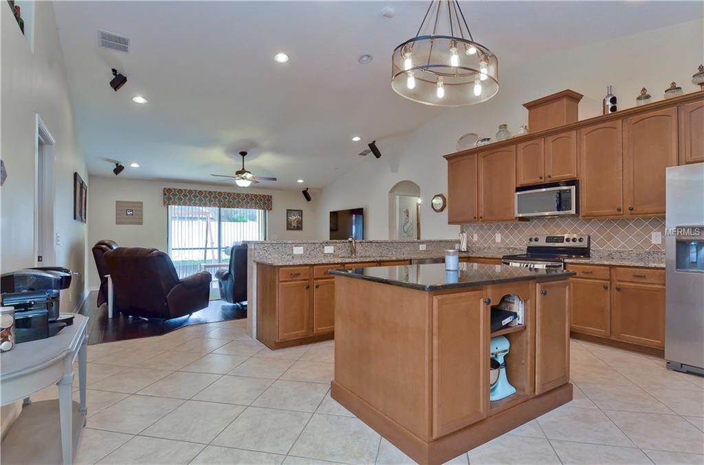 2021 ABBEY TRACE DRIVE, DOVER, Florida 33527, 4 Bedrooms Bedrooms, 9 Rooms Rooms,3 BathroomsBathrooms,Residential,For sale,ABBEY TRACE,T2927989