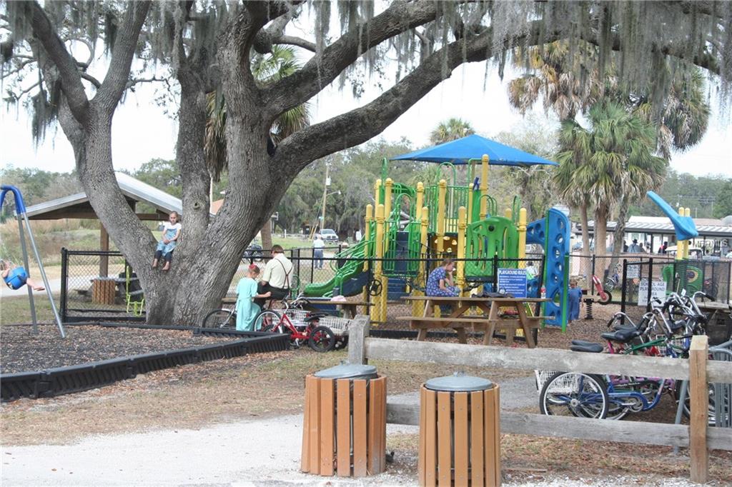 1802 BROOKHAVEN DRIVE, SARASOTA, Florida 34239, 3 Bedrooms Bedrooms, 9 Rooms Rooms,2 BathroomsBathrooms,Residential,For sale,BROOKHAVEN,A4210092