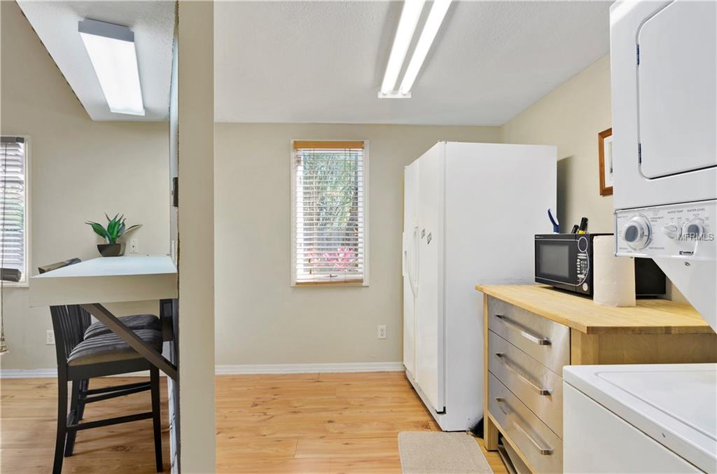 422 E GORE STREET, ORLANDO, Florida 32806, 4 Bedrooms Bedrooms, 8 Rooms Rooms,3 BathroomsBathrooms,Residential,For sale,GORE,O5528958