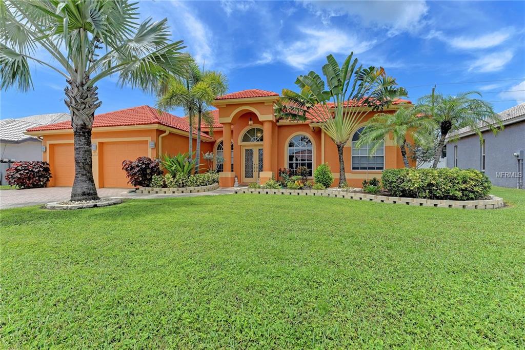 7214 36TH COURT E, SARASOTA, Florida 34243, 3 Bedrooms Bedrooms, 8 Rooms Rooms,2 BathroomsBathrooms,Residential,For sale,36TH,A4196439