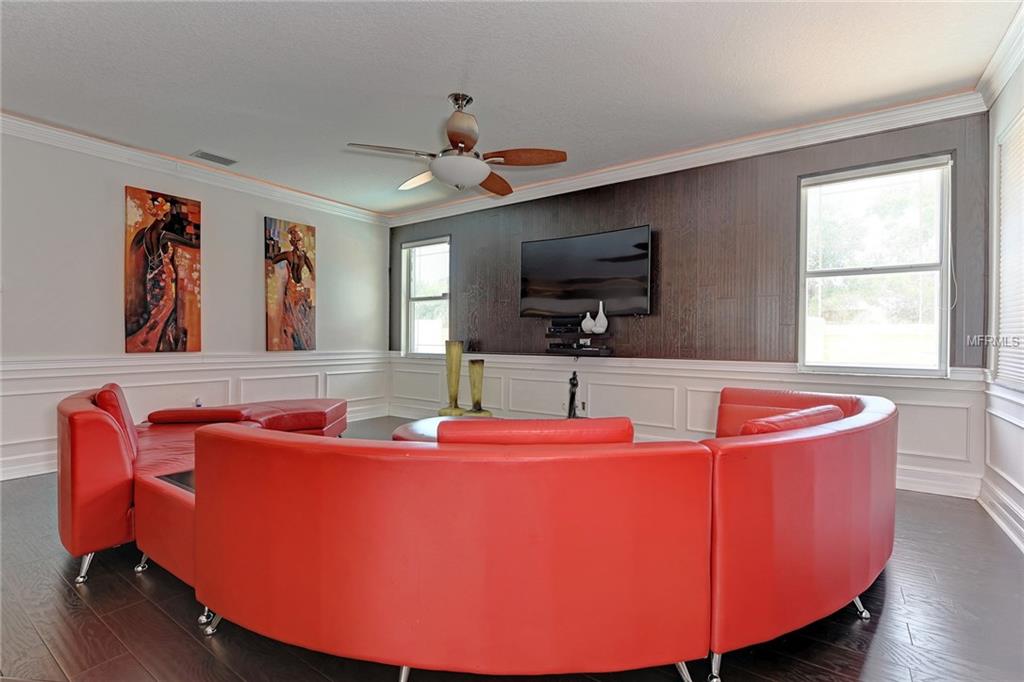 7214 36TH COURT E, SARASOTA, Florida 34243, 3 Bedrooms Bedrooms, 8 Rooms Rooms,2 BathroomsBathrooms,Residential,For sale,36TH,A4196439