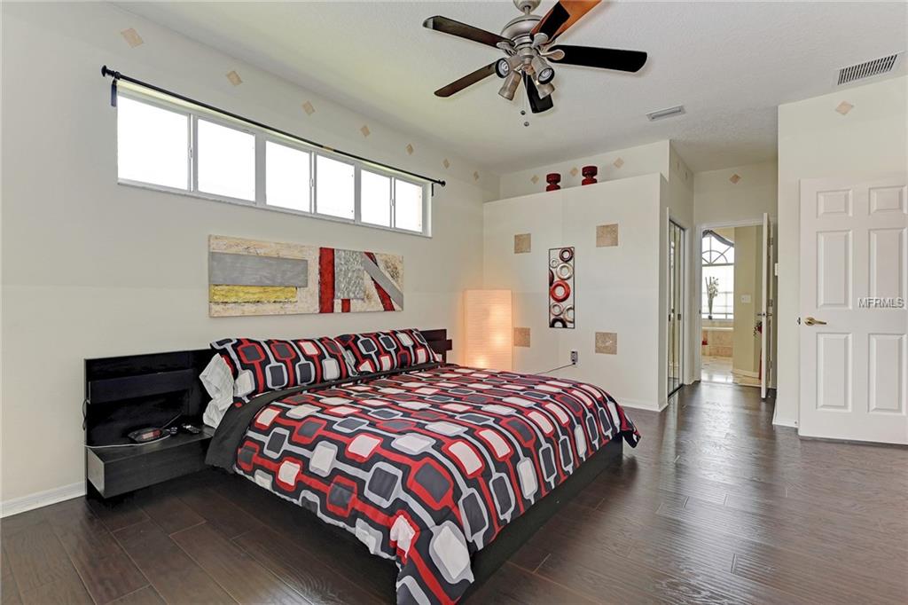 7214 36TH COURT E, SARASOTA, Florida 34243, 3 Bedrooms Bedrooms, 8 Rooms Rooms,2 BathroomsBathrooms,Residential,For sale,36TH,A4196439