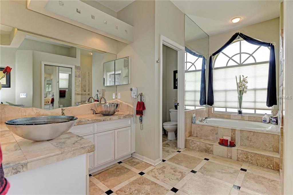 7214 36TH COURT E, SARASOTA, Florida 34243, 3 Bedrooms Bedrooms, 8 Rooms Rooms,2 BathroomsBathrooms,Residential,For sale,36TH,A4196439