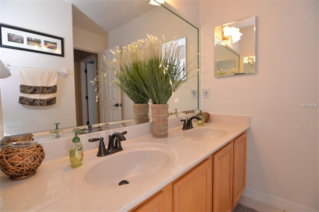 611 WOOD HOLLOW COURT, APOPKA, Florida 32712, 5 Bedrooms Bedrooms, 11 Rooms Rooms,4 BathroomsBathrooms,Residential,For sale,WOOD HOLLOW,O5551690