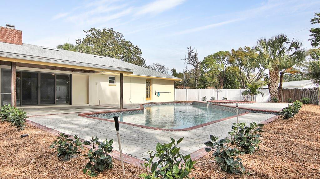 6850 21ST WAY S, ST PETERSBURG, Florida 33712, 3 Bedrooms Bedrooms, 6 Rooms Rooms,2 BathroomsBathrooms,Residential,For sale,21ST,U7845646