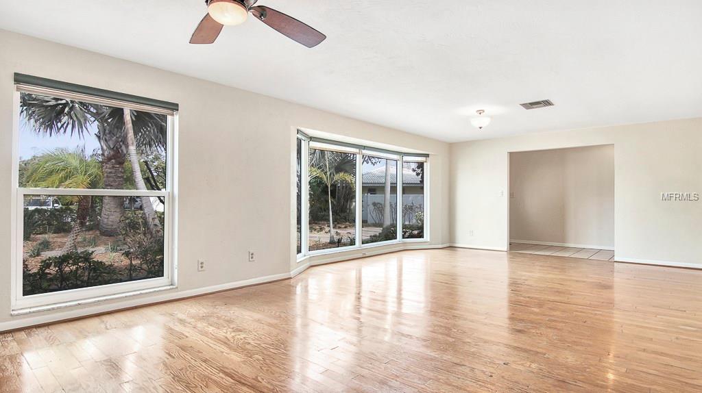 6850 21ST WAY S, ST PETERSBURG, Florida 33712, 3 Bedrooms Bedrooms, 6 Rooms Rooms,2 BathroomsBathrooms,Residential,For sale,21ST,U7845646