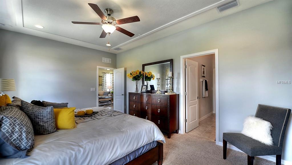 8383 ENCLAVE WAY, SARASOTA, Florida 34243, 3 Bedrooms Bedrooms, 7 Rooms Rooms,2 BathroomsBathrooms,Residential,For sale,ENCLAVE,T2926015