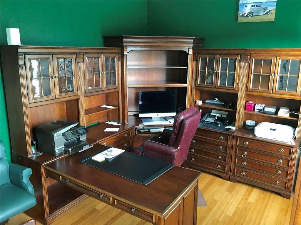 2214 CHESTERFIELD CIRCLE, LAKELAND, Florida 33813, 4 Bedrooms Bedrooms, 8 Rooms Rooms,3 BathroomsBathrooms,Residential,For sale,CHESTERFIELD,L4725509