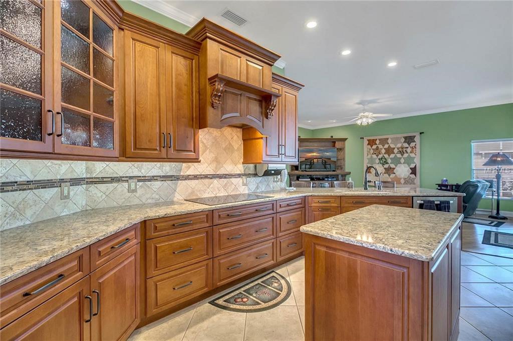 2214 CHESTERFIELD CIRCLE, LAKELAND, Florida 33813, 4 Bedrooms Bedrooms, 8 Rooms Rooms,3 BathroomsBathrooms,Residential,For sale,CHESTERFIELD,L4725509